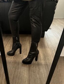 Kotníkové vysoké boty Zara