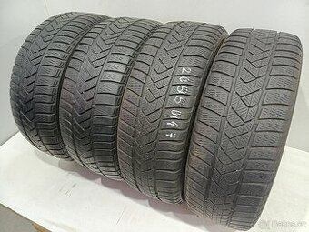 Zimní pneu 205/50/17 Pirelli