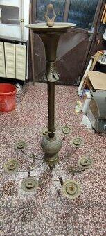 Mosazný lustr na svíčky