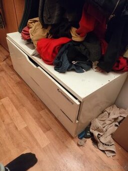 Botník - nízká skříň - za odvoz