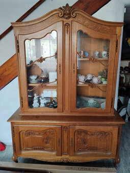 Starožitná vitrína