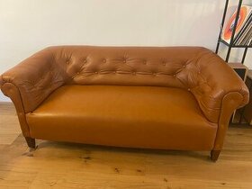 Renovovaný historický kožený nábytek - sofa + křeslo