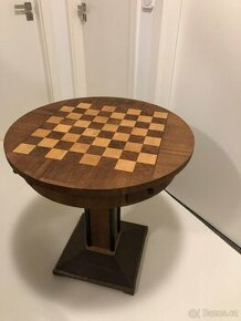 Šachový a karetní stůl