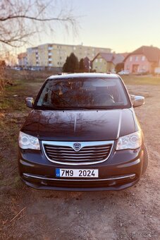 Lancia Voyager 3.6 Pentastar 2013