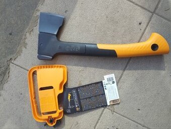 Sekera Fiskars X14