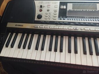 Klávesy Yamaha