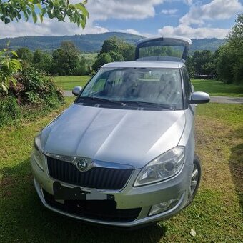 Prodám na dily nebo prihlaseni fabia 2 1.6 tdi combi facelif