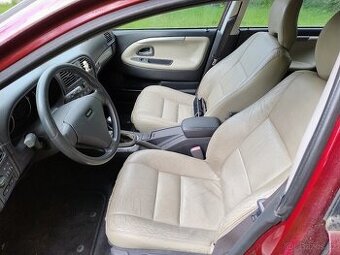 Volvo V40 na náhradní díly