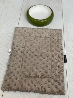 Poduška pro hlodavce/zakrslého králíčka a miska