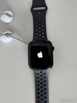 Apple Watch Series 9 – 45 mm, černé (midnight)