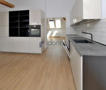 Pronájem podkrovního bytu 6+kk, 194m², ul. Bělehradská, P2 -