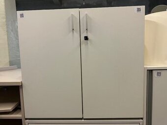 prodám bílou skřínku 72x80x48