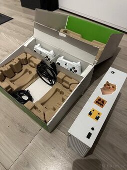 Xbox-S + dva ovladače - 1