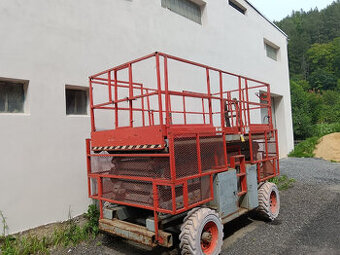 Nůžková montážní plošina Skyjack 12,5M