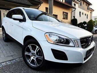 VOLVO XC60 2.4D4 AWD BIXENON,KŮŽE,PANORAMA,KAMERA,