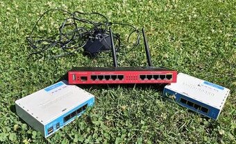Routery Mikrotik 3 kusy