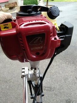 Lodní motor