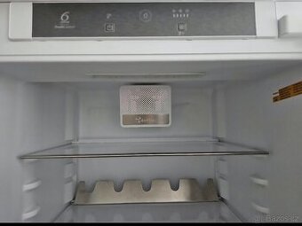 LedniceWhirlpool vestavná kombinovaná chladnička - ART 9811/