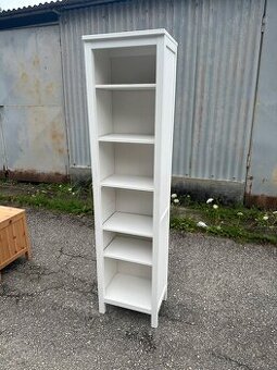 Ikea Hemnes knihovna úzká - masiv - bílé mořidlo