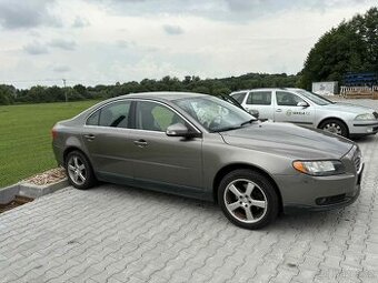 VOLVO S80 2.4 D5 120kw RV. 2006 MANUÁL ,KŮŽE
