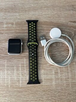 Apple Watch Series 1 – perfektní displej, plně funkční