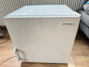 Mrazák Privileg objem 50 litrů