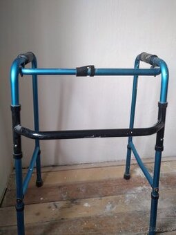 Seniorské chodítko, opora chůze skládací