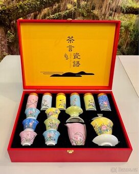 Krásná nová čajová porcelánová souprava - vánoční dárek