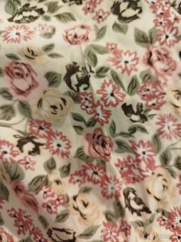 Krásná halenka s kytičkami