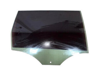 Pravé zadní sklo VW Passat B7 kombi 2011