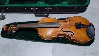 Housle 4/4 s futrálem a stojánkem na noty