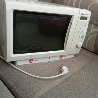 Mikrovlnná trouba Sharp a Domo