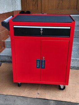 Prodám NEPOUŽITOU Mobilní skříňka na nářadí se skříňkou a zá