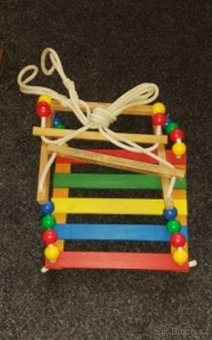 Dřevěná houpačka