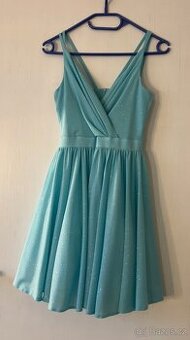 Krátké,třpytivé,světle modré šaty