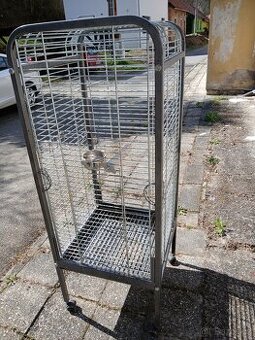 Prodám velkou klec pro papoušky