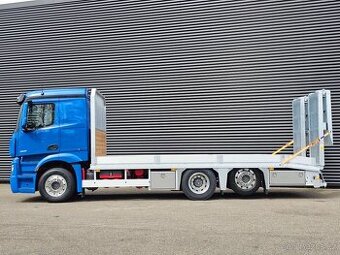 Nový Mercedes-Benz Actros 2551 6x2 / Přepravník strojů