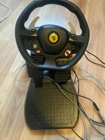 Herní volant na xbox Ferrari