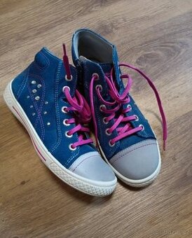 Nove jarni boty Superfit 33 tenisky