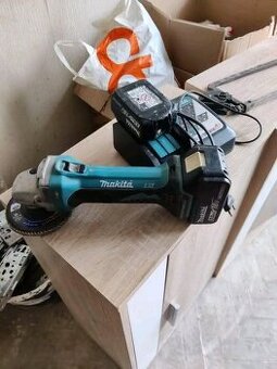 Aku bruska Makita 125 mm - 1