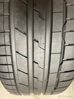 Pneu letní 4x Hankook 235/30r20 99%