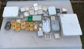 Elektroinstalacni material krabicky do zdi ABB zasuvky