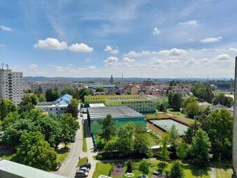 Pronájem bytu 3+1 s balkonem, Kubatova ul., České Budějovice