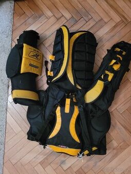 Brankářská vesta Reebok velikost L-XL