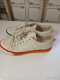 Adidas, velikost 44
