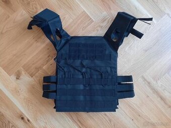 Černá airsoft vesta