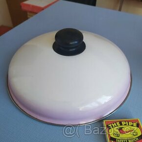 Velká smaltovaná poklice průměr 25 cm sfinx Č.B