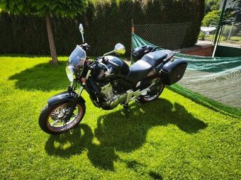 Honda CBF 500 (2008) kufry, jen 19 tis.km, po servisu
