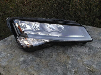 ŠKODA SUPERB 3 SVĚTLA-BLATNÍKY-NÁRAZNÍKY-DVEŘE