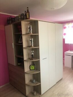 Šatni skříň / šatna